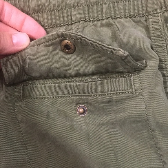 Lucky Brand Olive Green Cargo Style Pull-On Baggy Ankle Pants size XS - Picture 7 of 8